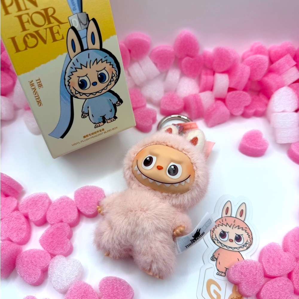 THE MONSTERS Pin for Love Letter G Pink Plush Vinyl Keychain Blind Box - Picture 2 of 4